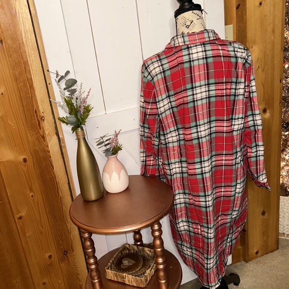 Lands’ End | Flannel Button Nightgown 🌸 - Picture 2 of 5